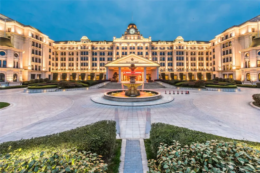 Grand Palace Resort - Image 1
