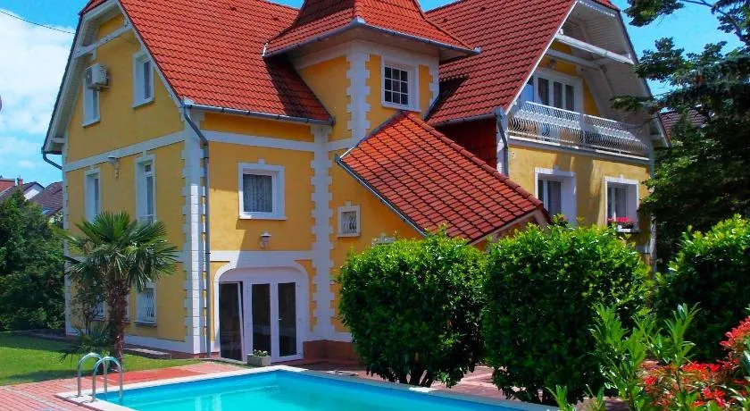 Éden Villa - Family Apartmanok - Image 1