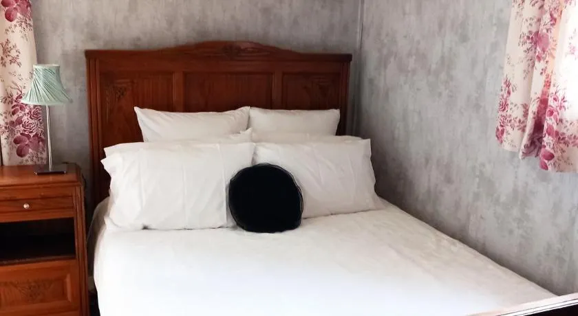 Country B&B - Image 1