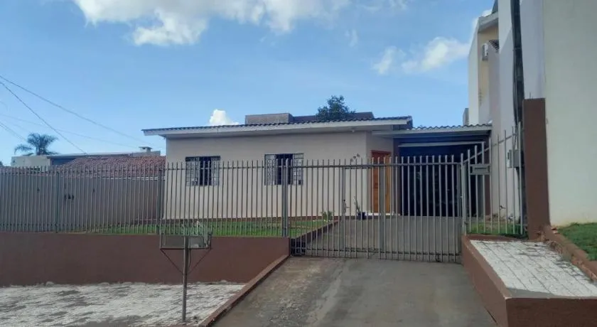 Casa a poucas quadras da br de acesso ao Show Rural - Image 1