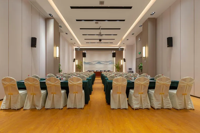 Manhuan Smart Hotel - Image 1