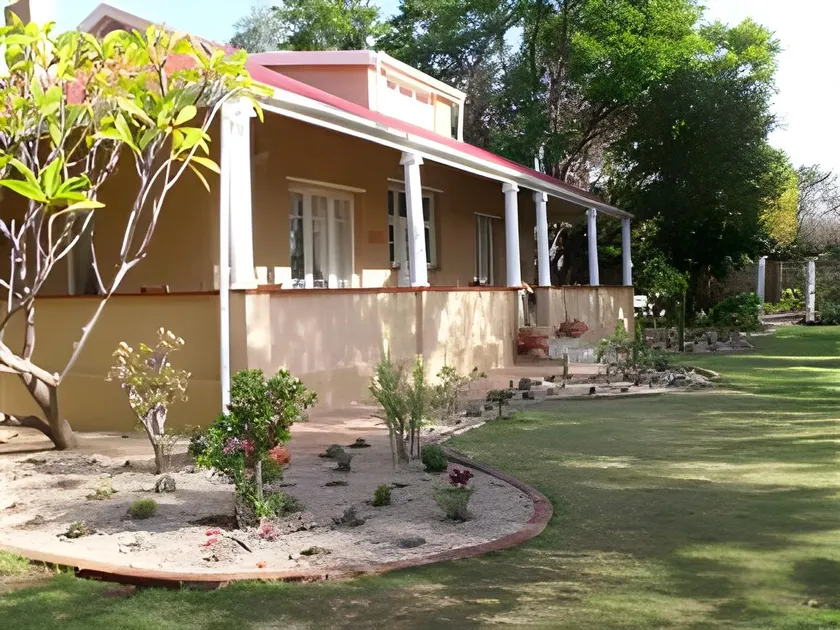 Bisibee Guest House - Image 1