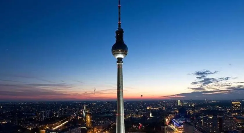Romantic Style Apartment Berlin Alexanderplatz - Image 1