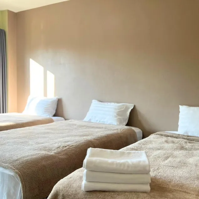 V Tharm Hotel - Image 1
