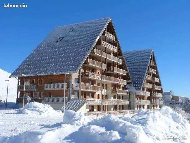 superbesse Appartement 4-6 pers. 2 ch. Dans résidence 3 étoile avec piscine - Image 1
