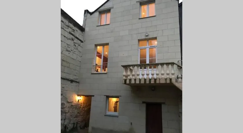 Jolie maison tuffeau centre de Saumur avec local vélos - Image 1