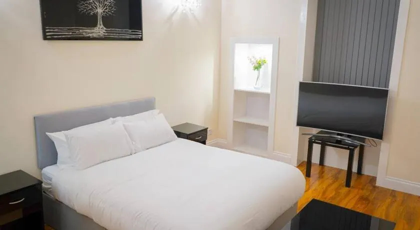 Glasgow - 2 Bedroom Apartment - Image 1