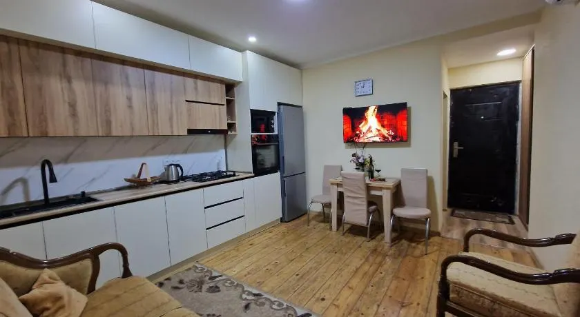 Cozy and Comfortable Apartment - Image 1