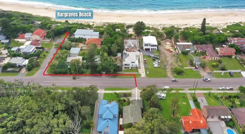Hargraves Beach House - 150m to the Sand - Image 1