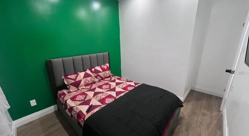 Private Room In Cambridge B8DW - Image 1