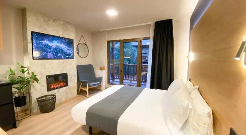 Modern Blue Studio En Valle De Incles - Parking Gratis l by BonesVacances - Image 1