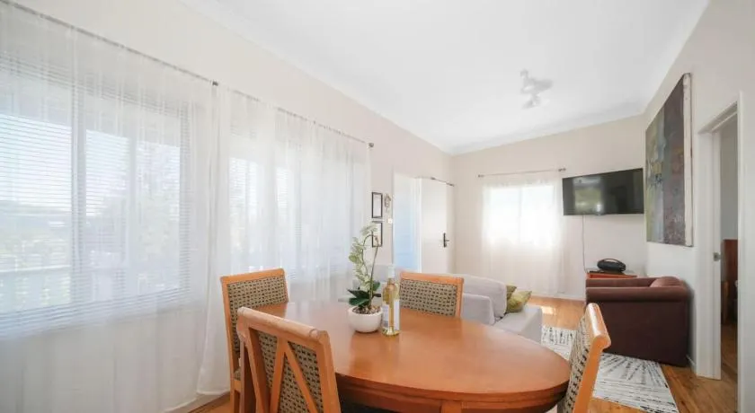 Manning Point Heights Upstairs - Image 1