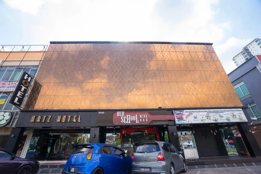 ARTZ Hotel - Image 1