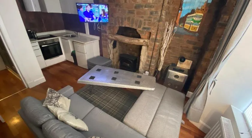 Glasgow City Centre Apartment - Image 1