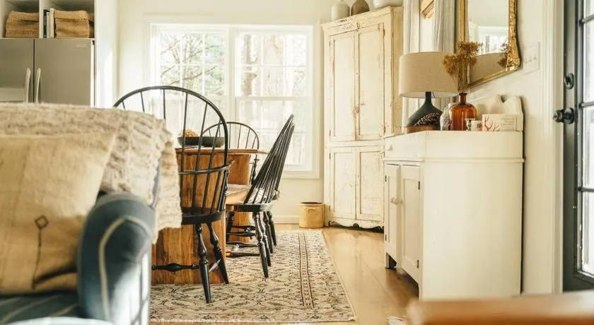 Cozy Cottage, Hot Tub, Fire Pit, 15min to Hudson and hiking - Image 1