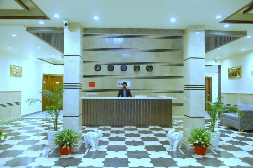 Rosewood Grand - Image 1