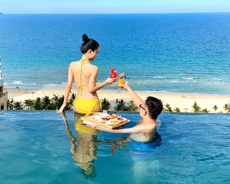 Santa Luxury Hotel Da Nang - Complimentary Afternoon Tea - Image 1