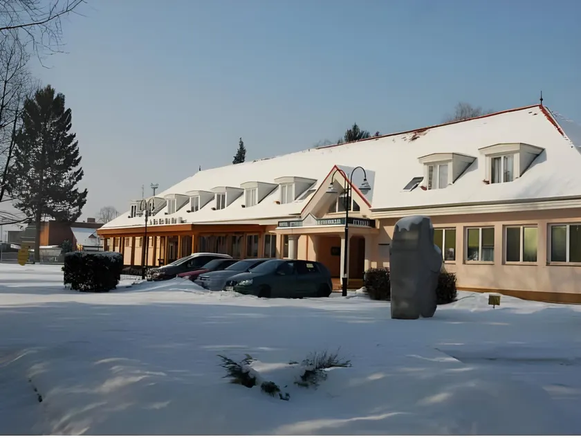 Lipa Hotel és Étterem - Image 1