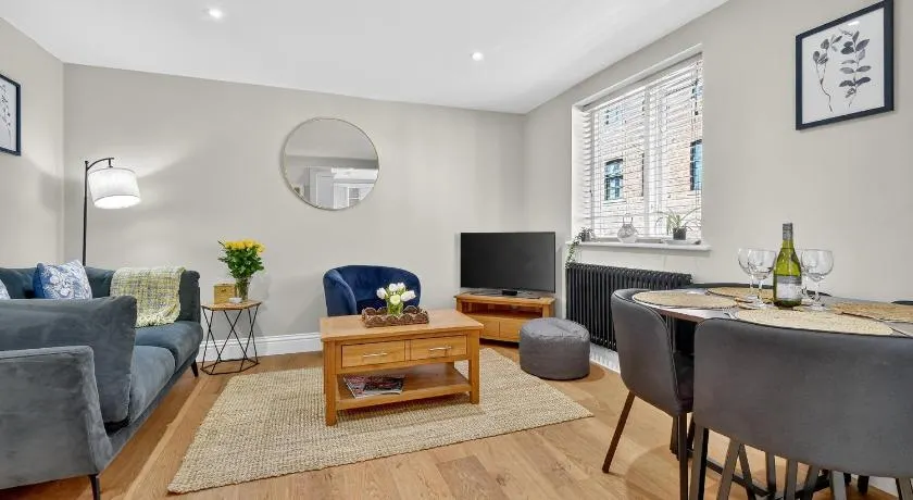 46 Tannery Mews - Image 1