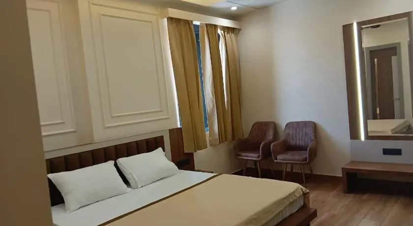 Hotel Shrivardhan - Image 1