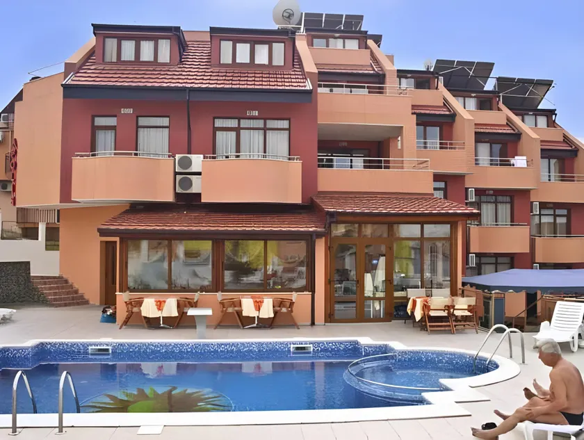 Hotel Apolis - Image 1
