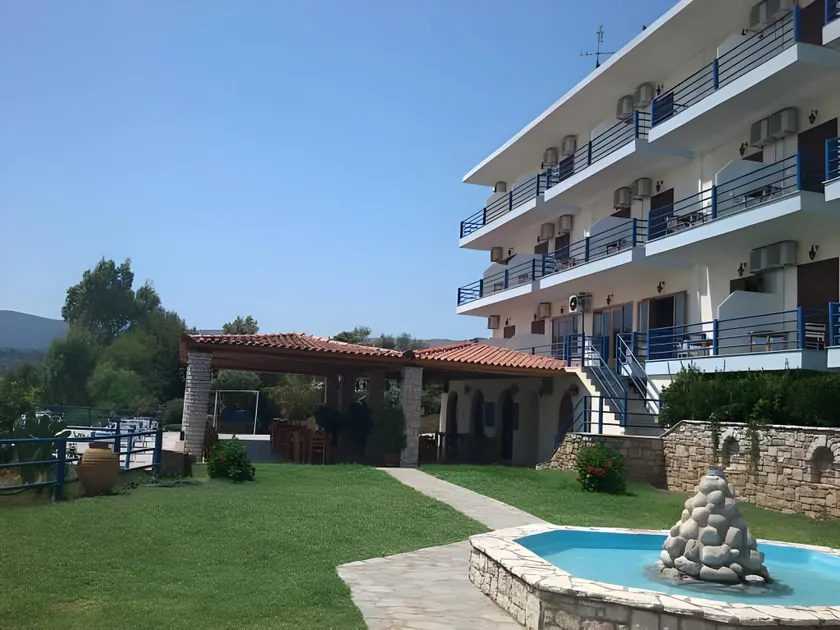 De La Plage Hotel Koroni - Image 1