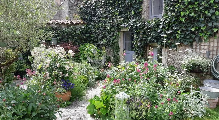 La Petite Maison - Image 1