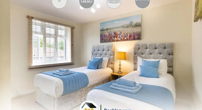 3 Bedroom House By B and R Serviced Accommodation Amesbury With Wifi & Free Parking - Image 1
