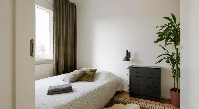 Apartment for friends & families - Image 1