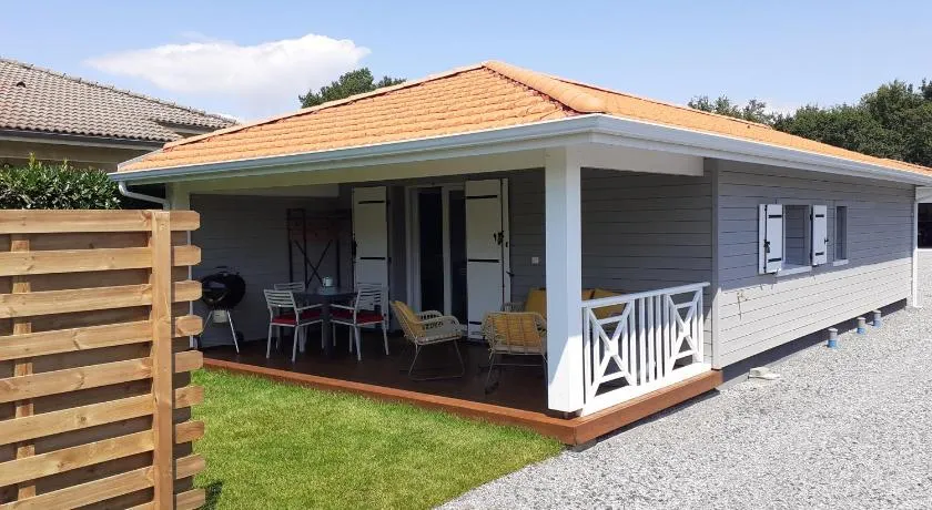 Chalet tout équipé, terrasse - Image 1