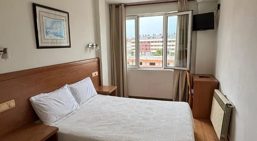 Hotel Besaya - Image 1