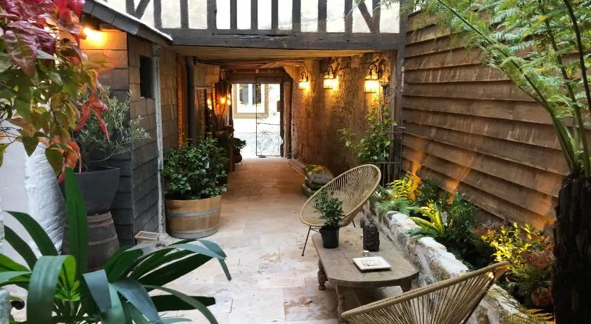LE PATIO / les suites romantiques du grenier à sel - Image 1