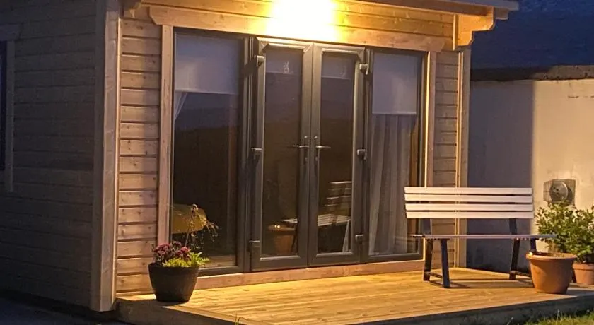 Country Cabin - Image 1