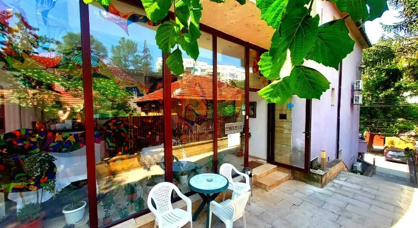 Family Art Hotel Gallery - Image 1