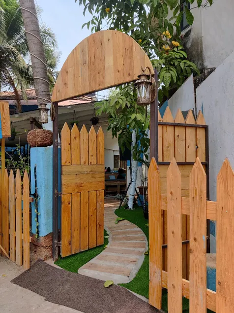 Anjoned Hostel & Cafe - Image 1