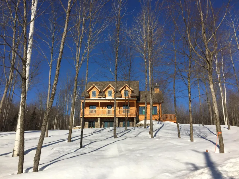 Selenia Lodge - Image 1