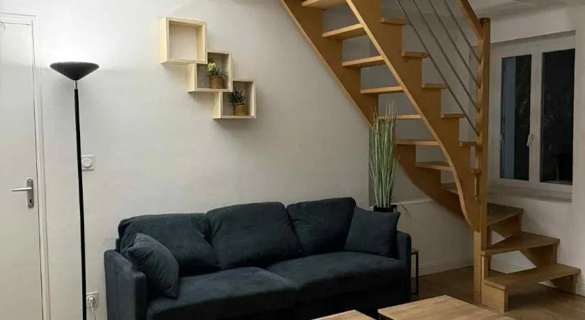 Large Elegant Duplex - 5 BR - City Center - AC - Image 1