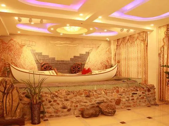Vinnis theme hotel - Image 1