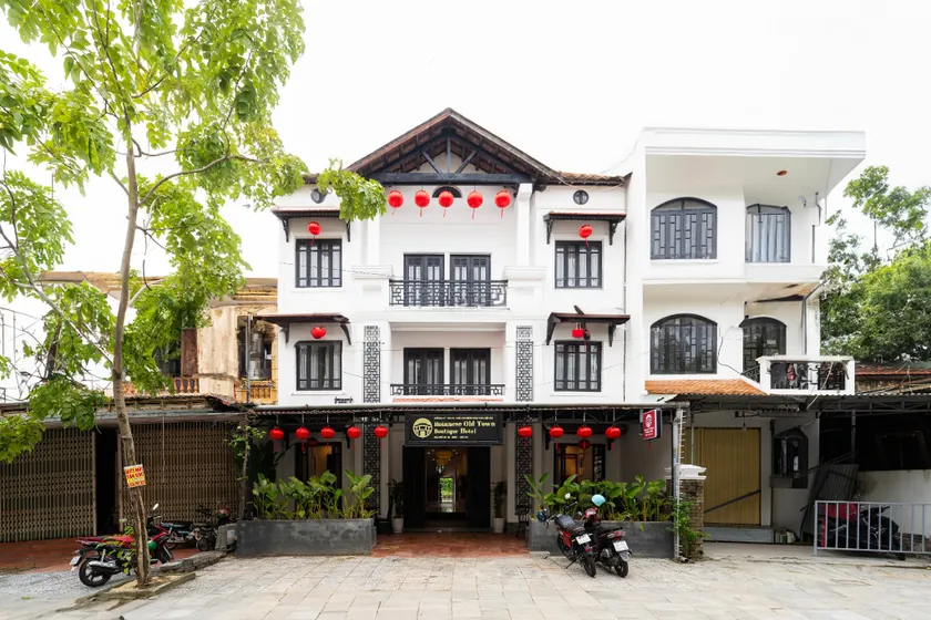 Hoianese Quiet Old Town Hotel - Cultural Experiential Hotel - Image 1