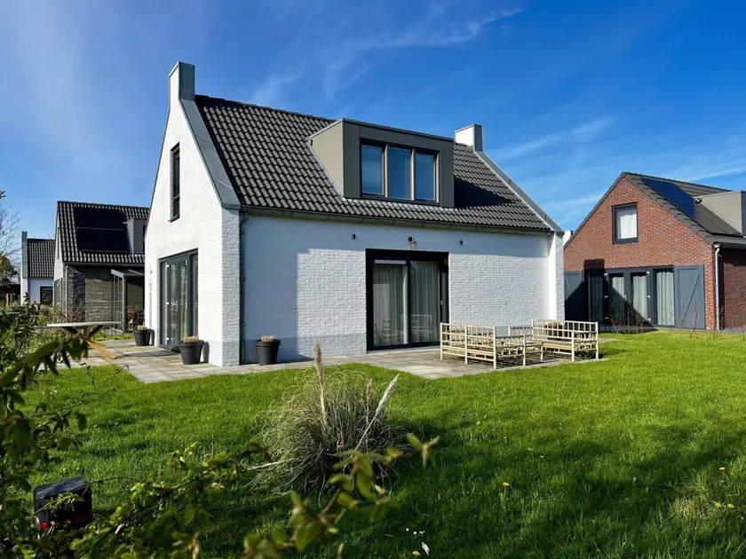 Stunning villa near beaches and golf course - Image 1