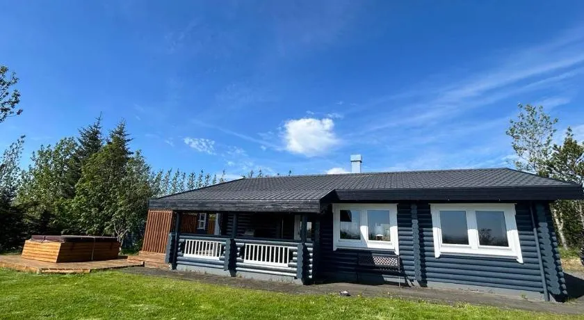 Luxury cottage located in the Golden Circle, mountain view! - Image 1