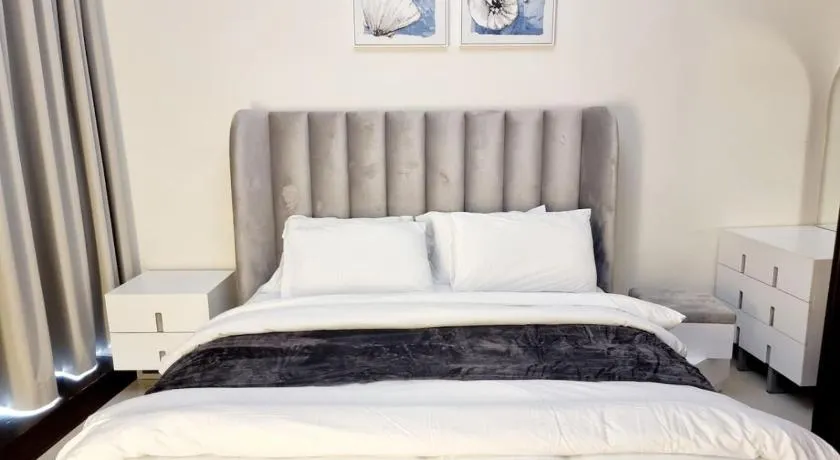White one bedroom studio Manama - Image 1