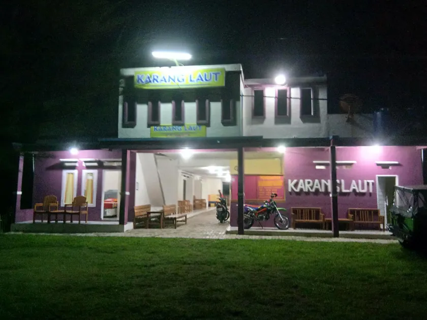 penginapan karanglaut santolo - Image 1
