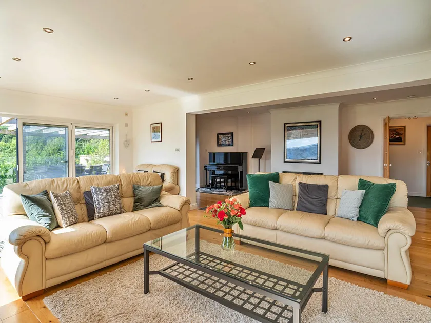 Cottage in Whitestone with Garden  Games Room - Image 1
