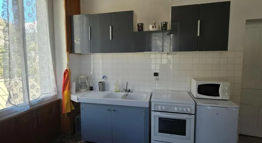 4-Guest Apt near Vauban Citadel - Image 1