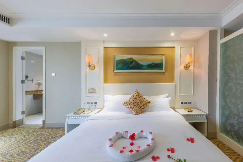 Amanda Hotel - Image 1