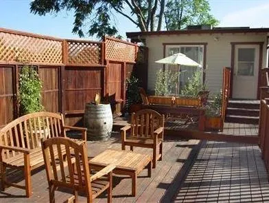 Calistoga Wine Way Inn - Image 1