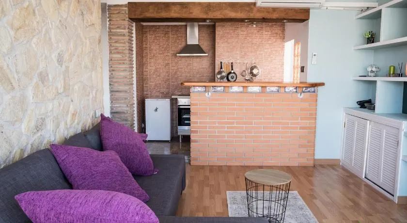Deniahome Angie - Image 1