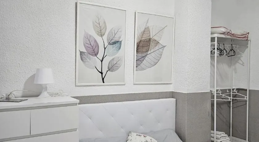 Habitacion en casa de familia "ValenciaBonita" - Image 1