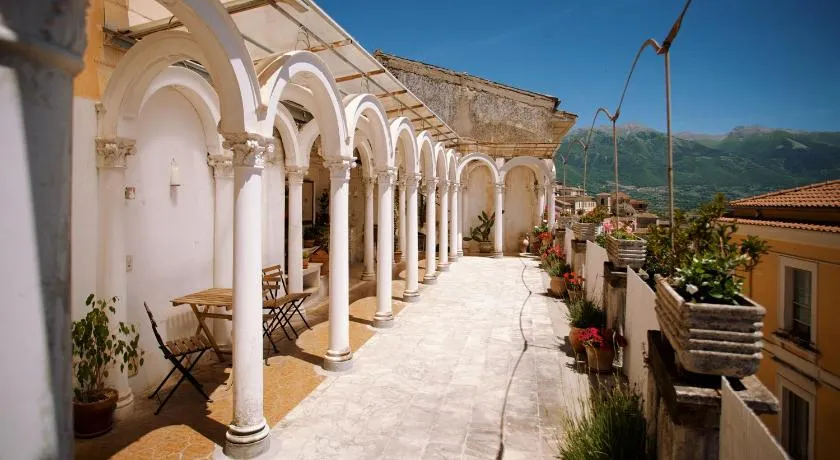 Palazzo Castrucci - Image 1